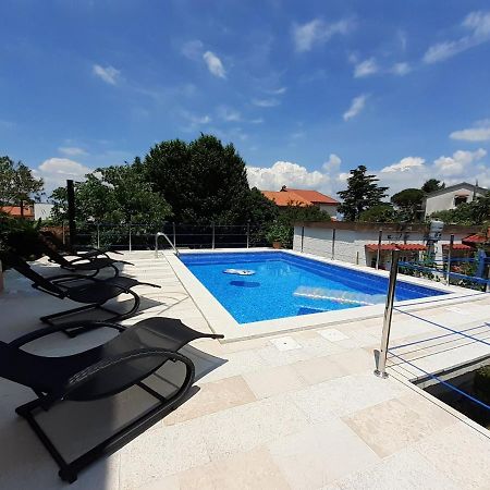 Apartment Hana With A Private Pool Малинська Екстер'єр фото