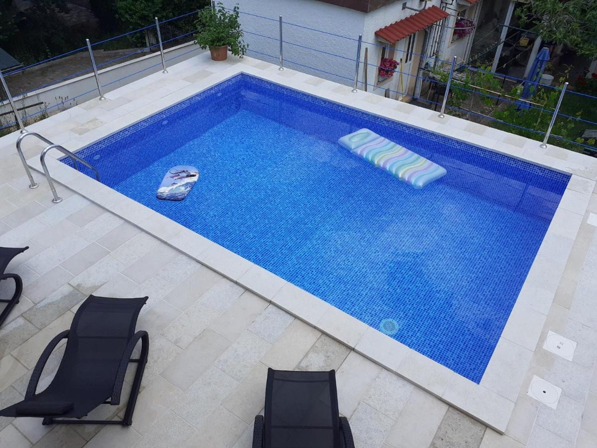 Apartment Hana With A Private Pool Малинська Екстер'єр фото