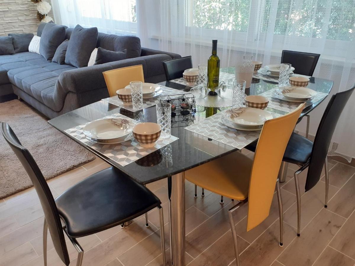 Apartment Hana With A Private Pool Малинська Екстер'єр фото