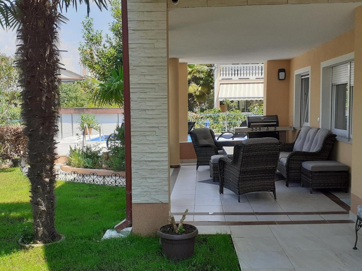 Apartment Hana With A Private Pool Малинська Екстер'єр фото
