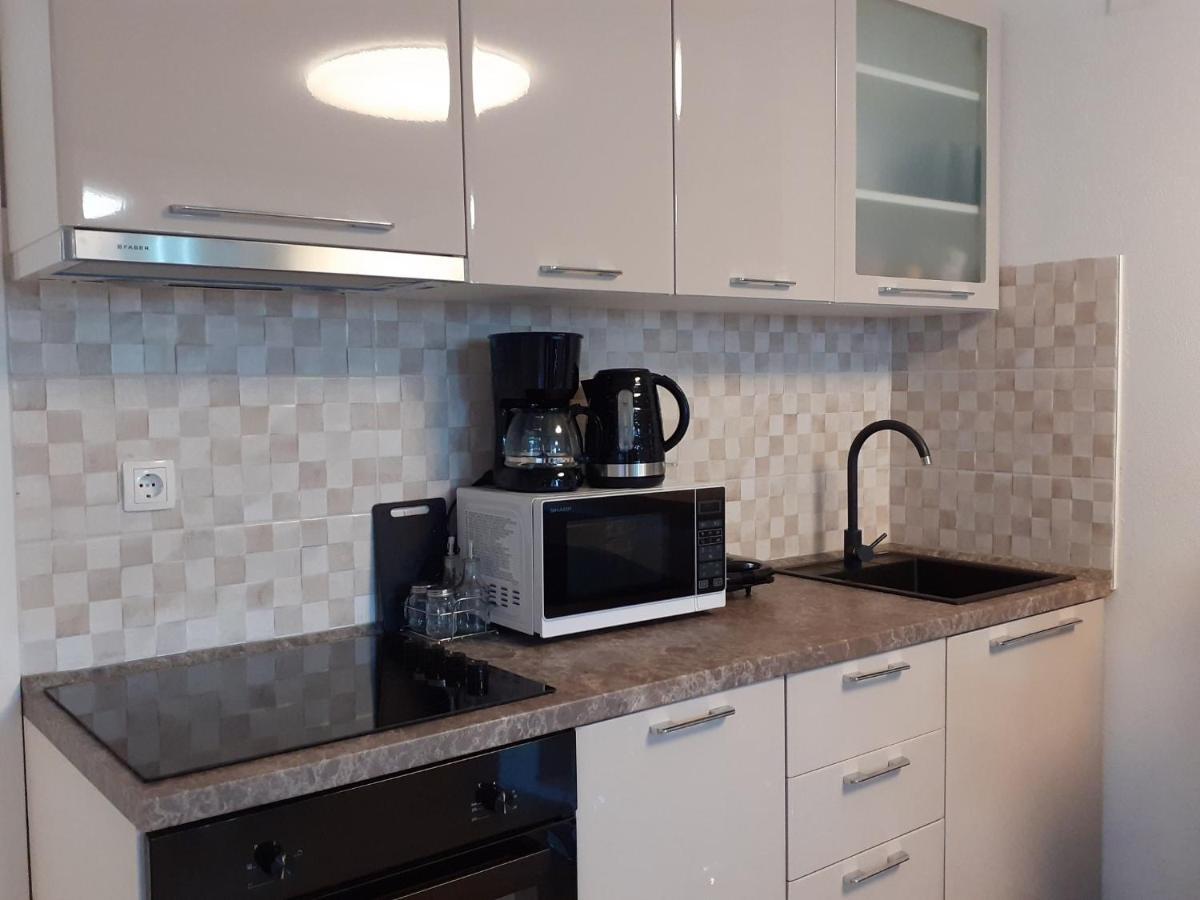 Apartment Hana With A Private Pool Малинська Екстер'єр фото