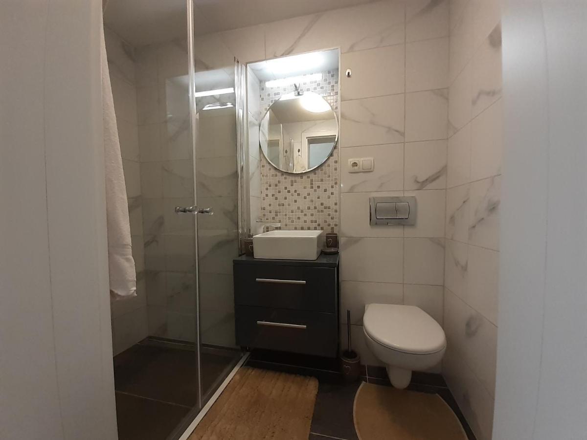 Apartment Hana With A Private Pool Малинська Екстер'єр фото